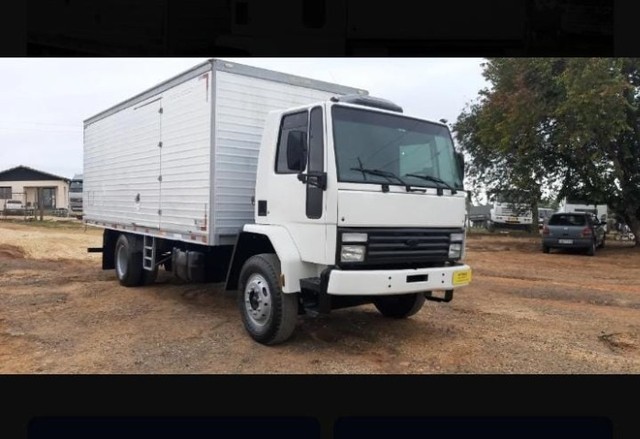 FORD CARGO 1215 TOCO 4X2 COM BAÚ