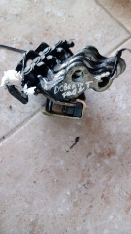 Dobradiça Porta traseira Ford Focus 1998 / 2008