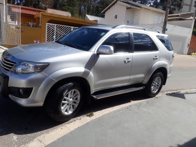 TOYOTA HILLUX SW4 2015