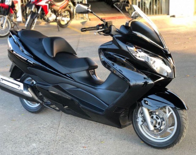 SUZUKI // BURGMAN 400