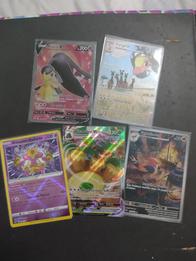 Lote 50 Cartas Pokémon + 2 BRILHANTES - CARTAS ORIGINAIS COPAG - Desconto  no Preço