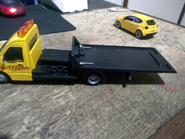 miniatura caminhão reboque com miniatura  de alfa  escala 1:43