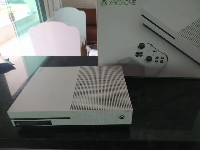 Xbox One S de 500gb (usado). - Nosso Estoque - Bazar dos Games - Loja de  Videogames