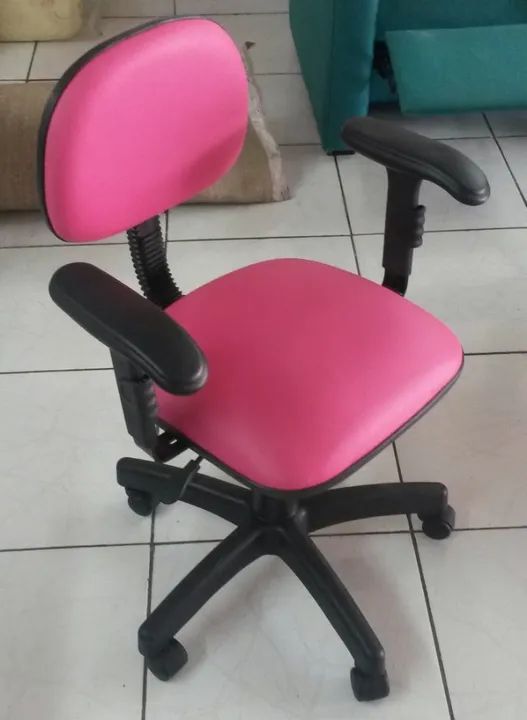 - cadeira secretária giratoria com braços regulaveis, cor rosa, frete gratis - Foto 2