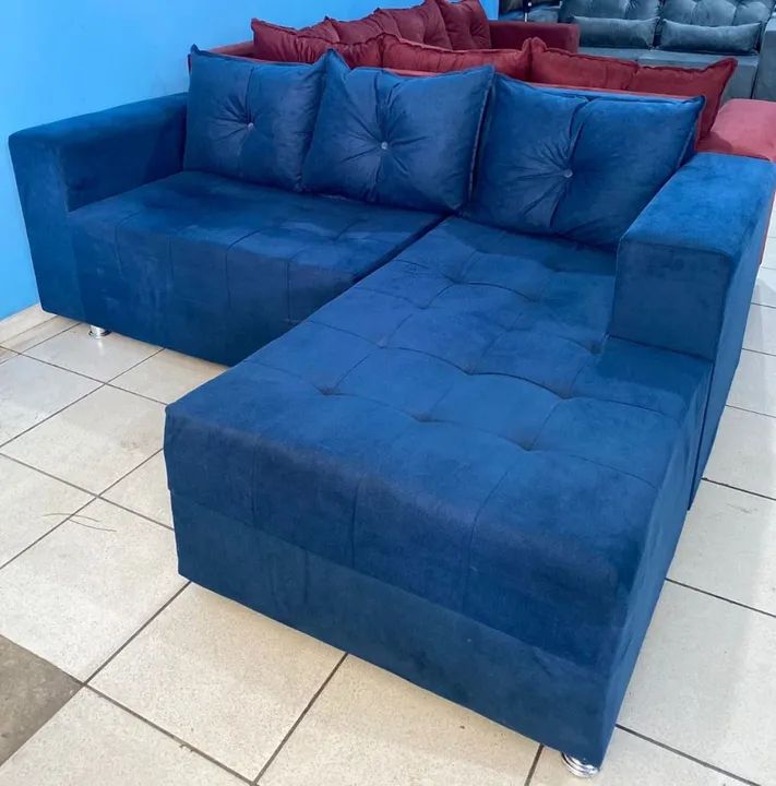 Sofá cheyse 3 lugares mais puff de brinde entrega grátis 