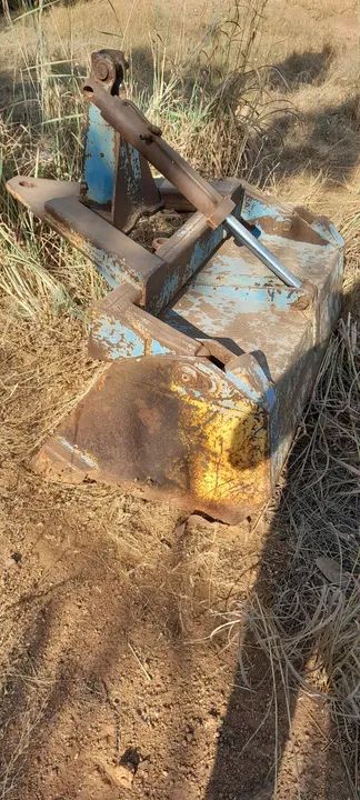 85 mil Cbt e implementos (63 9  * ) - Foto 4