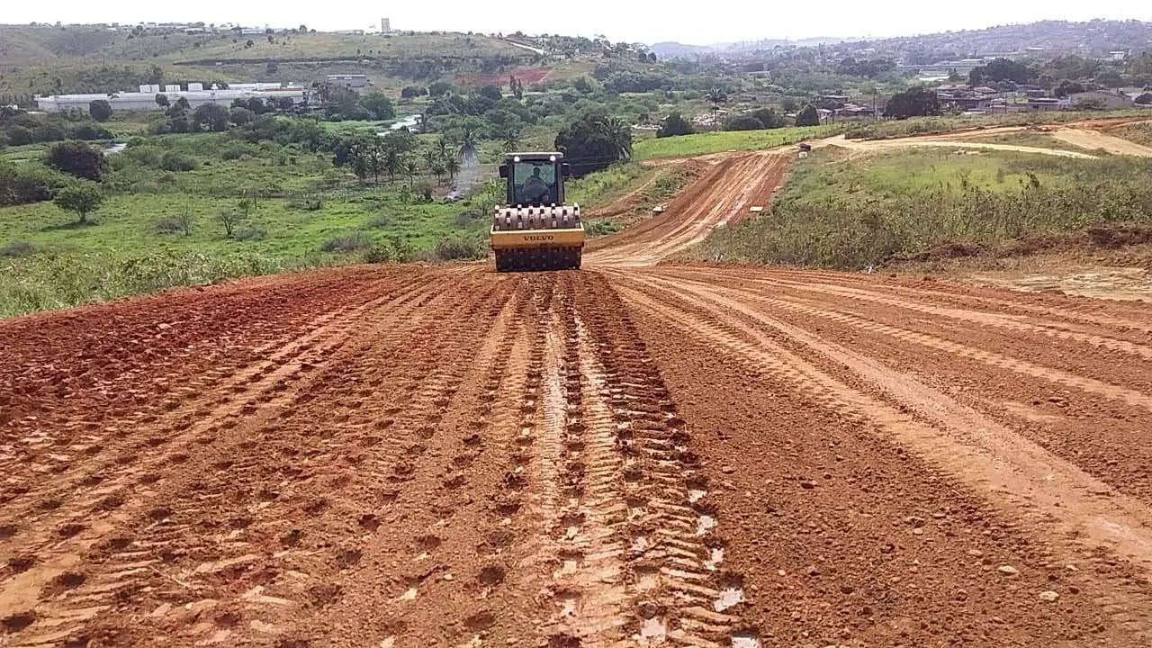 Executamos serviços de Terraplenagem, Escavação, Aterro e Compactação.  - Foto 6