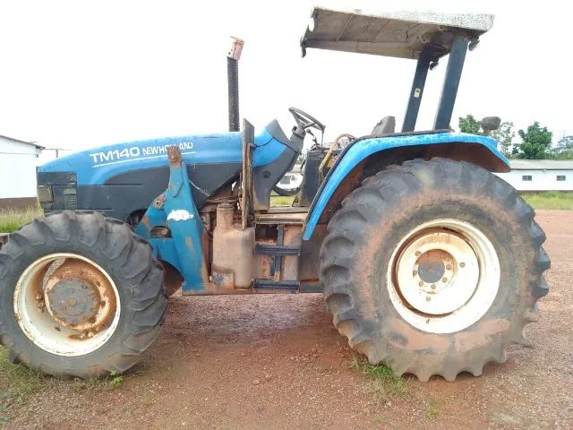 Trator agrícola New Rolland