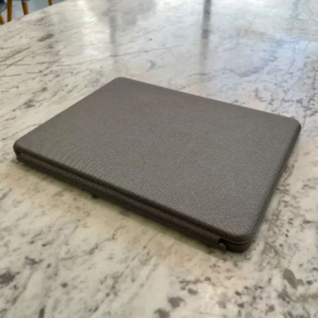 Logitech Combo Touch para iPad Pro 12,9 na caixa - Foto 5