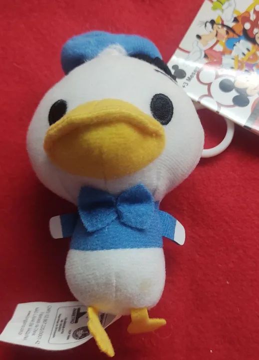 Donald Duck Keychain Plush64684300294145120