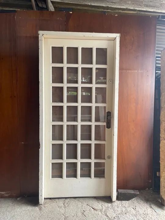 Porta de Madeira Maciça Com Vidro Completa - 1,00 x 2,17m