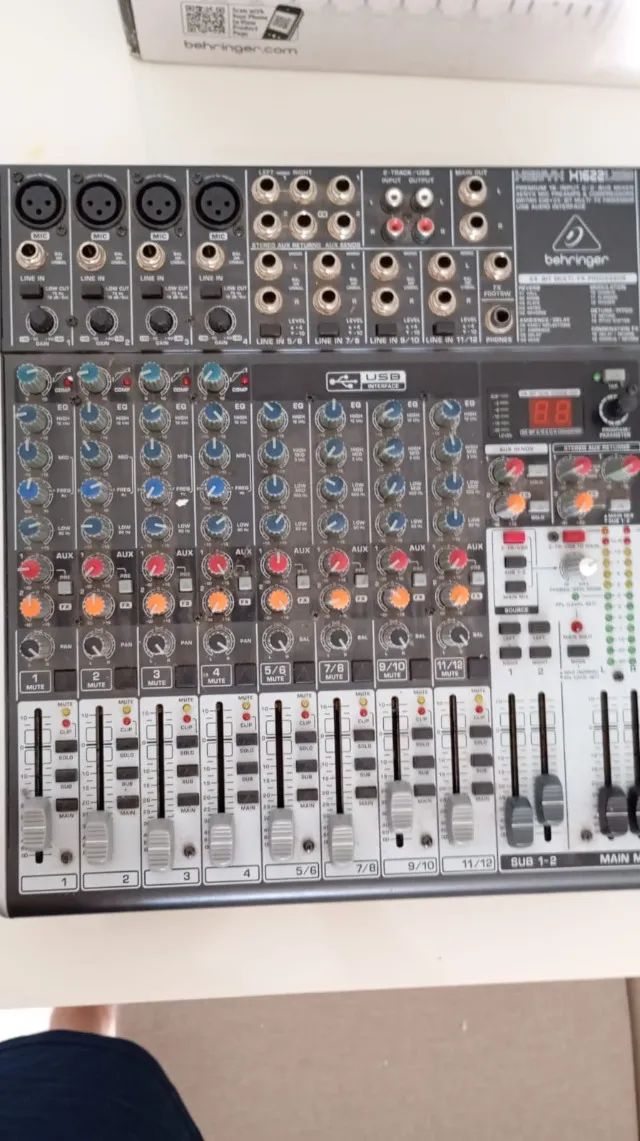 Mesa de Som/Mixer Behringer com 16 canais 1622USB - Foto 4