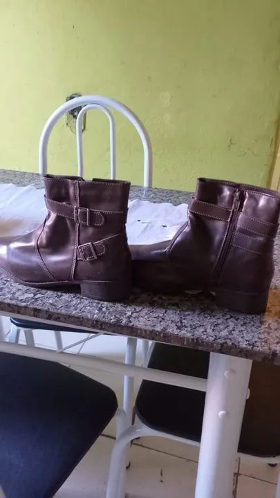 Bota marrom feminina - Foto 2