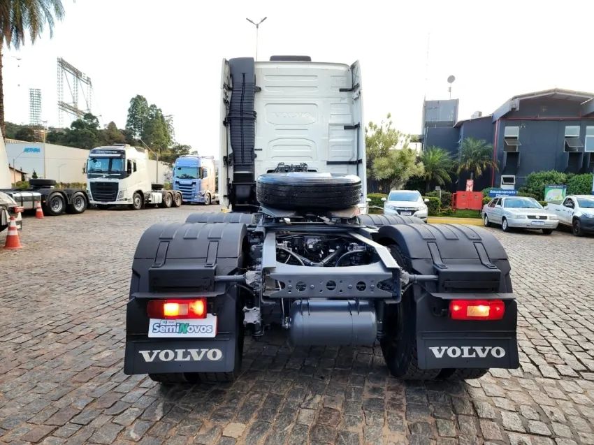 VOLVO FH540 6X4 GLOBETROTTER - ÚNICO DONO, CABINE TETO ALTO MANUTENÇÕES REALIZADAS NA C - Foto 2