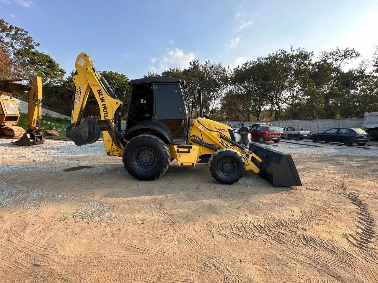Retroescavadeira New Holland B110 2018 4X4  - Foto 5