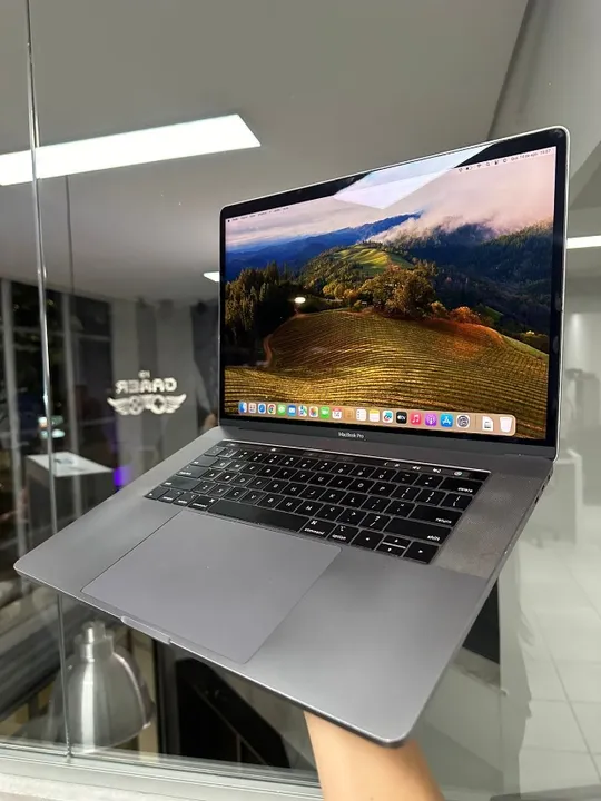 MacBook Pro 2019 A1989 Intel core i5 Quad Core 8GB 512GB SSD Tela
