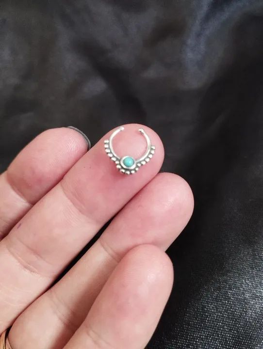 Piercing em prata 925 com pedra turquesa - Foto 3