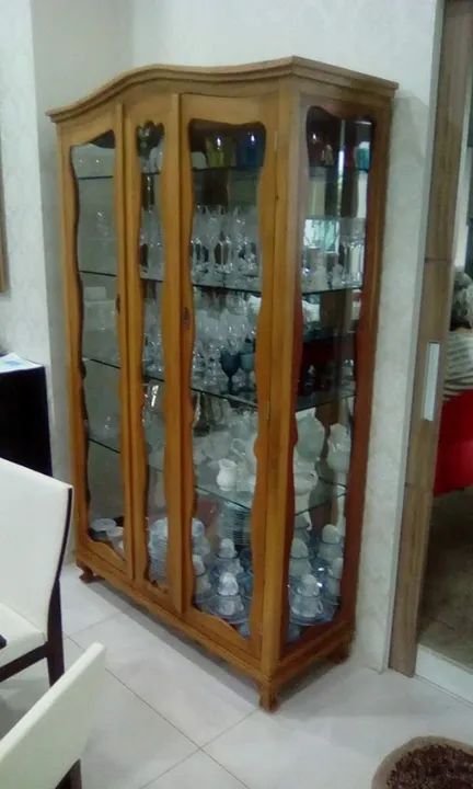 Cristaleira de madeira  - Foto 4