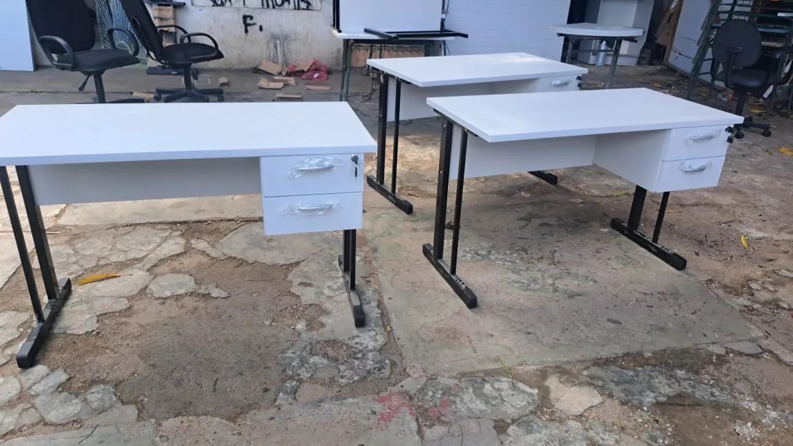 Mesa de escritório branca a partir de 220 - Foto 5