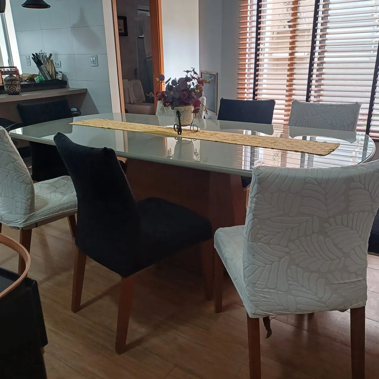 Mesa de jantar 8 cadeiras  - Foto 4