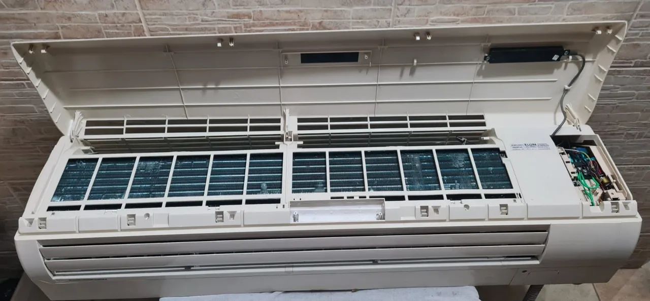 Evaporadora ELGIN 30BTU/220V com controle e suporte higienizado  - Foto 4