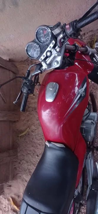 Moto Suzuki yes 125cc vermelha todo revisada escapamento novo a bateria também . - Foto 3