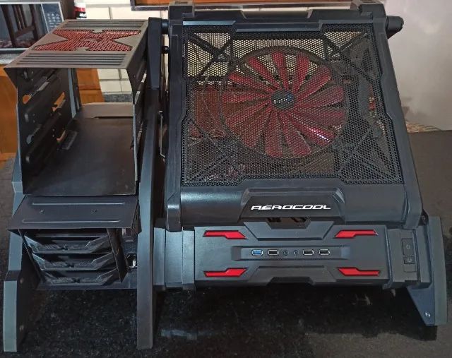 Gabinete gamer Aerocool strike-x air