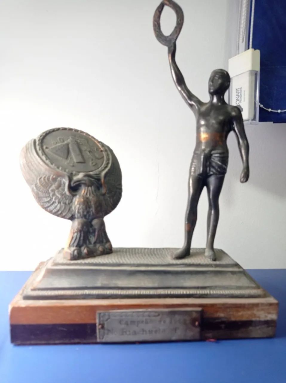 troféu antigo de 1964 antiguidade - Foto 3