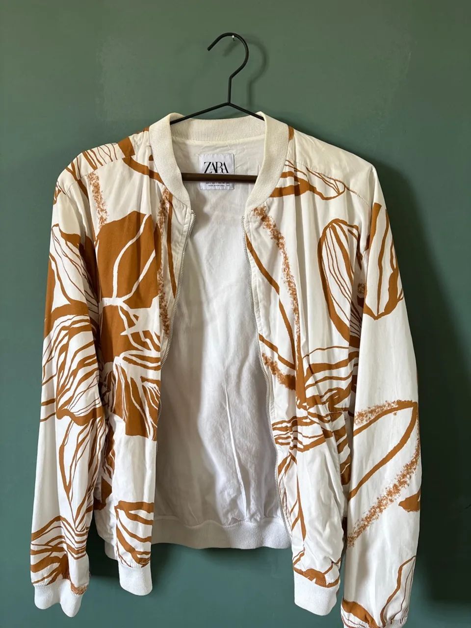 Jaqueta Zara com estampa floral