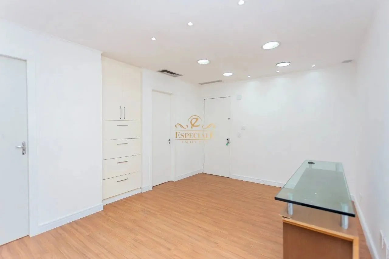 SALA COMERCIAL PARA LOCAÇÃO NO CENTRO EMPRESARIAL GLASER NO BATEL