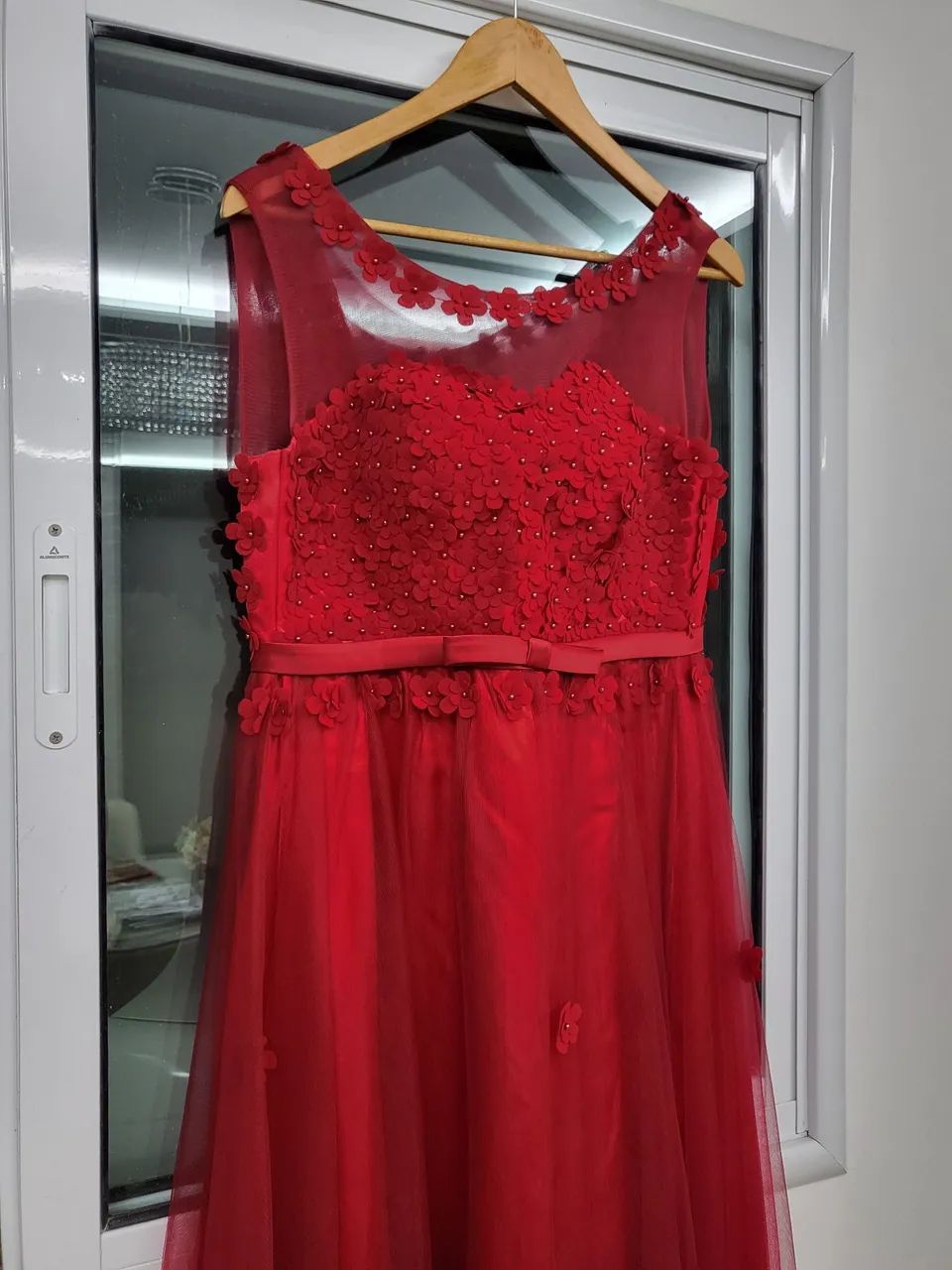 Vestido de renda vermelho para festa