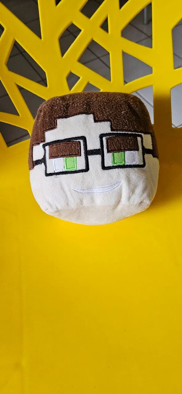 Pelúcia do personagem Minecraft