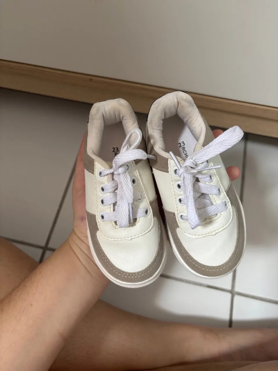 Tênis Infantil Branco e Bege - Novo