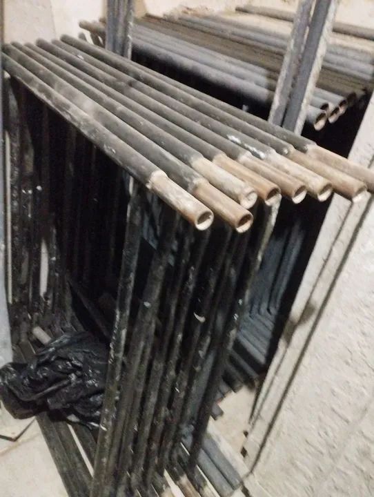 Locação de andaimes escoras tábuas r$5,00 barrotes betoneira e etc  - Foto 4