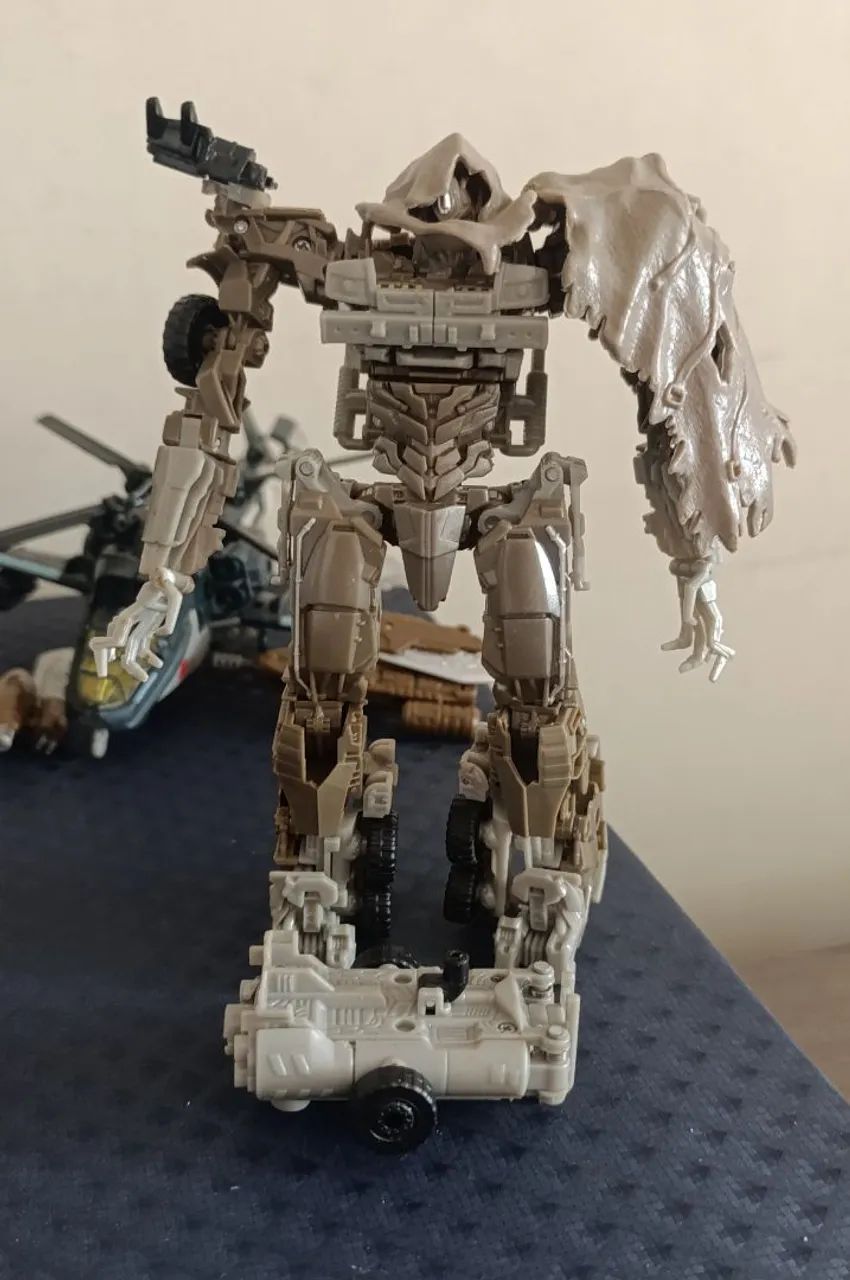 Transformers Megatron Robô Caminhão Brinquedo - Foto 3