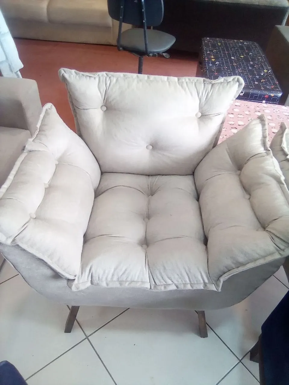 Poltrona Confortável e Elegante
