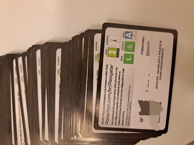 Kit com 50 Cartas Pokemon Codigo Online Pokemon TCG Live - Foto 3