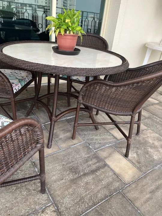 Mesa de Jardim ou varanda com tampo em mármore em Madeira com 4 Cadeiras - Foto 3