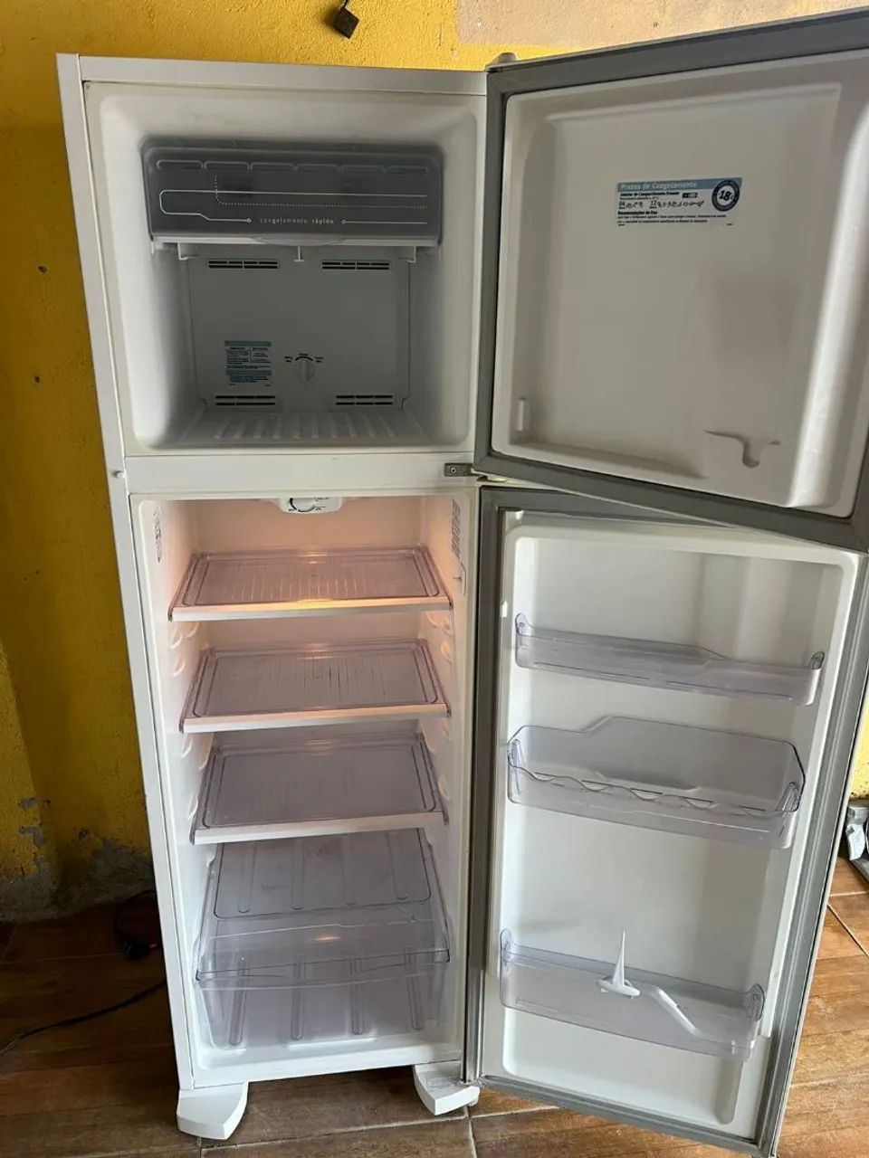 Geladeira Electrolux 220v frost free ( ENTREGO )  - Foto 2