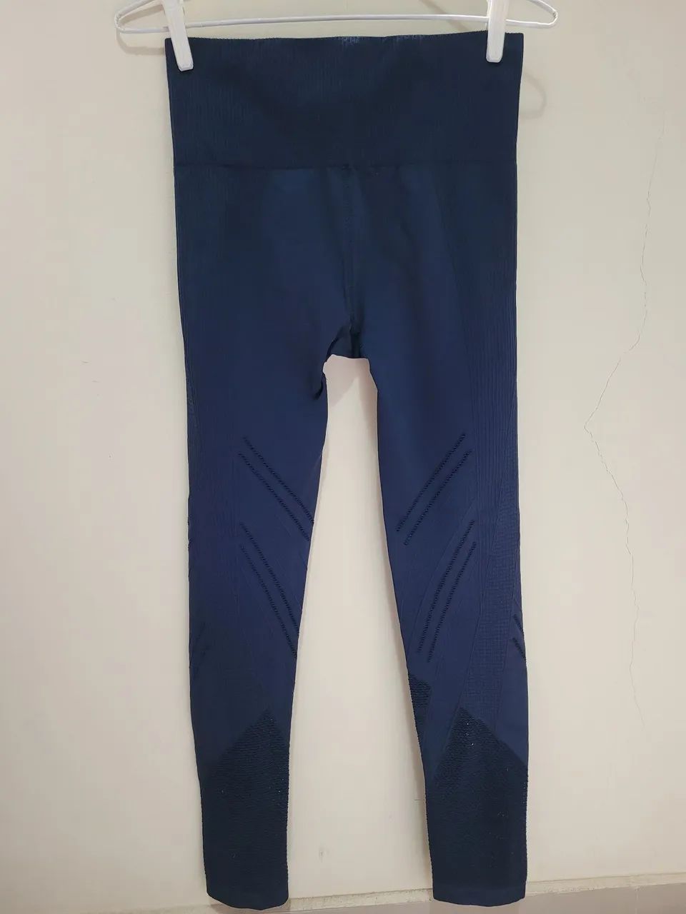 Legging Azul Marinho com Detalhes track& field. - Foto 2