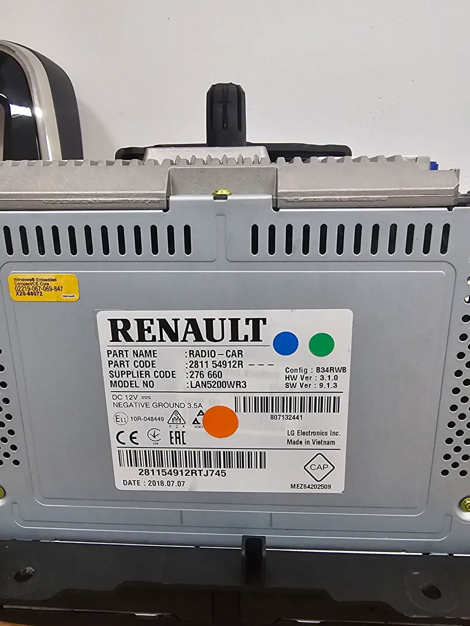 Central Multimídia RENAULT com moldura.