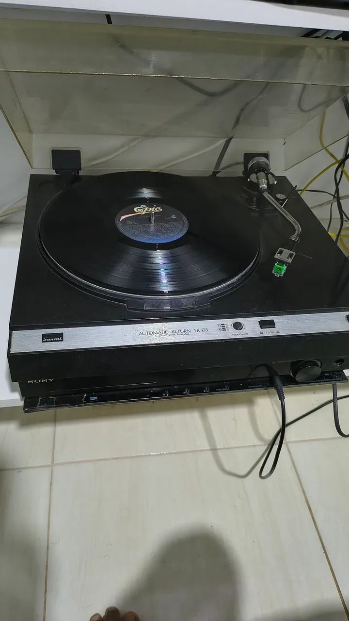 Toca disco sansui FRD3 e toca fita Aiko 300 discos e pre
