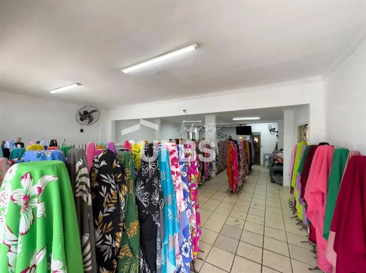 EXCELENTE OPORTUNIDADE, LOJA COMERCIAL MONTADA. - Foto 2