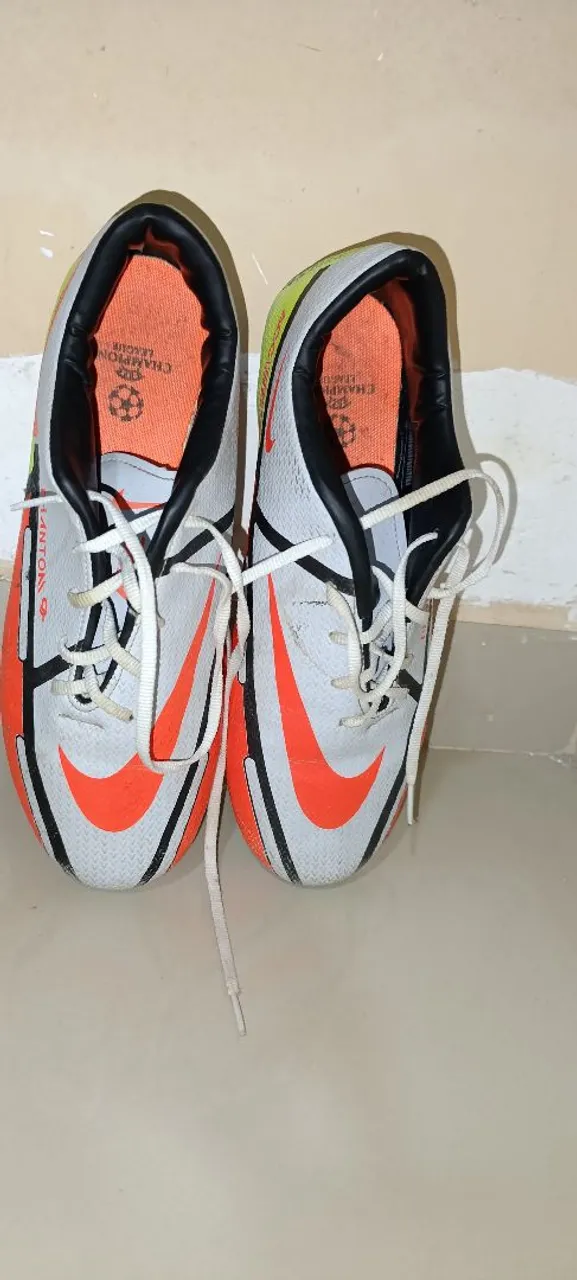 Chuteira Nike Phantom