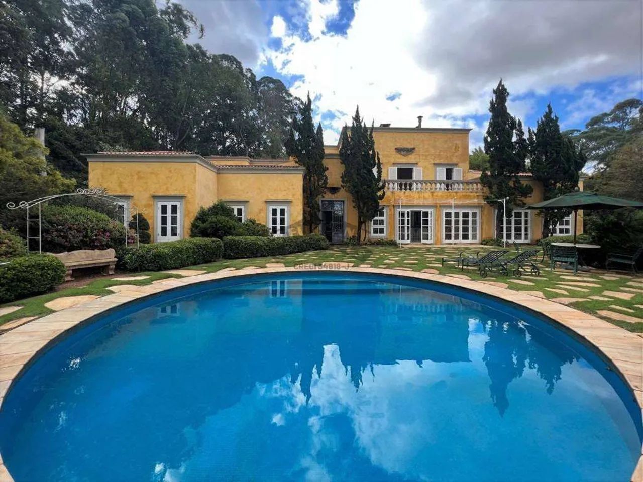 Casa mobiliada para venda no Condomínio Palos Verdes em Cotia - SP.