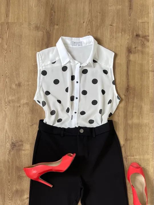 Regata feminina tam off white com bolinhas pretas Aishty