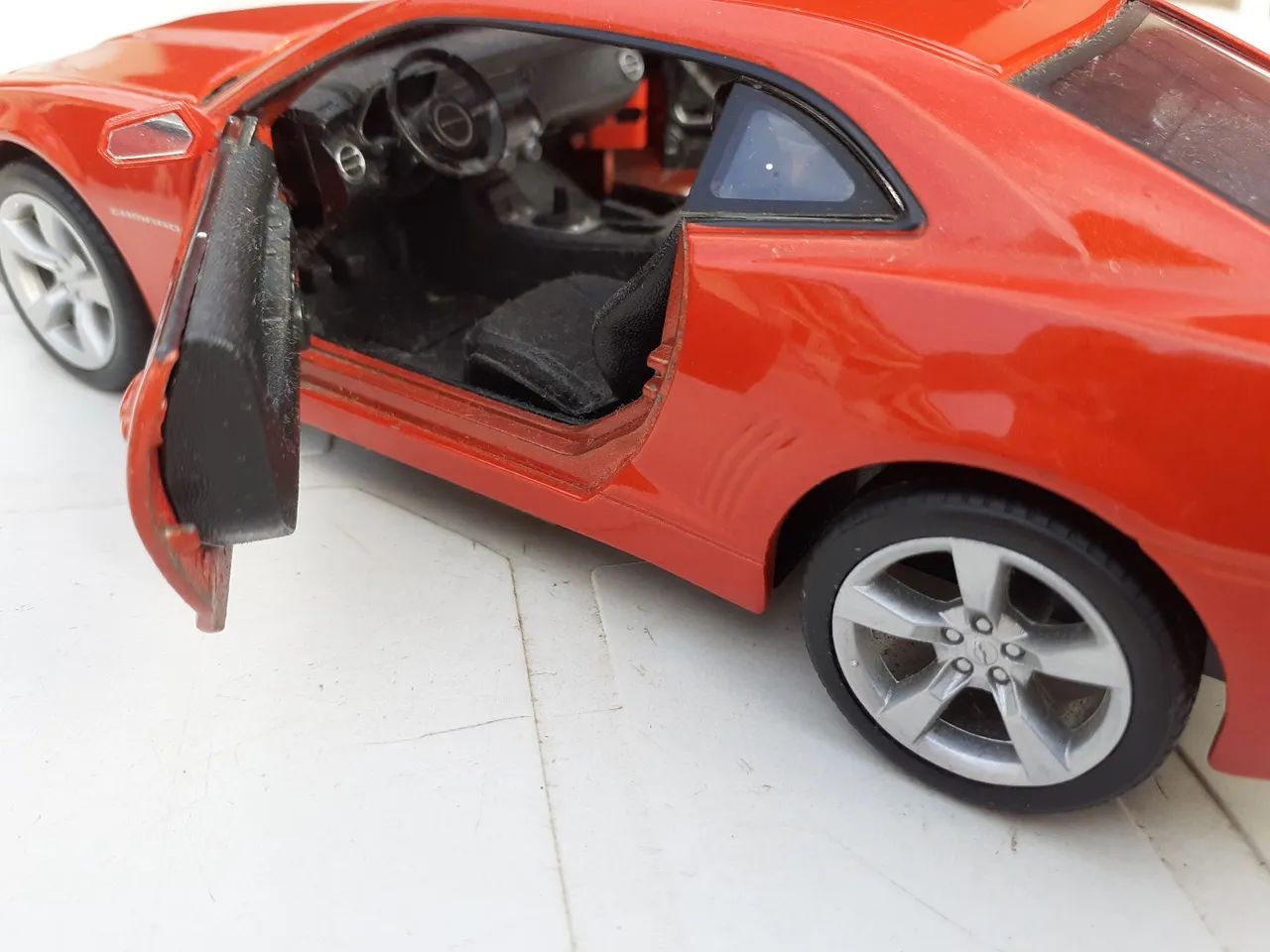 Miniatura Camaro Vermelho Colecionável - Foto 5