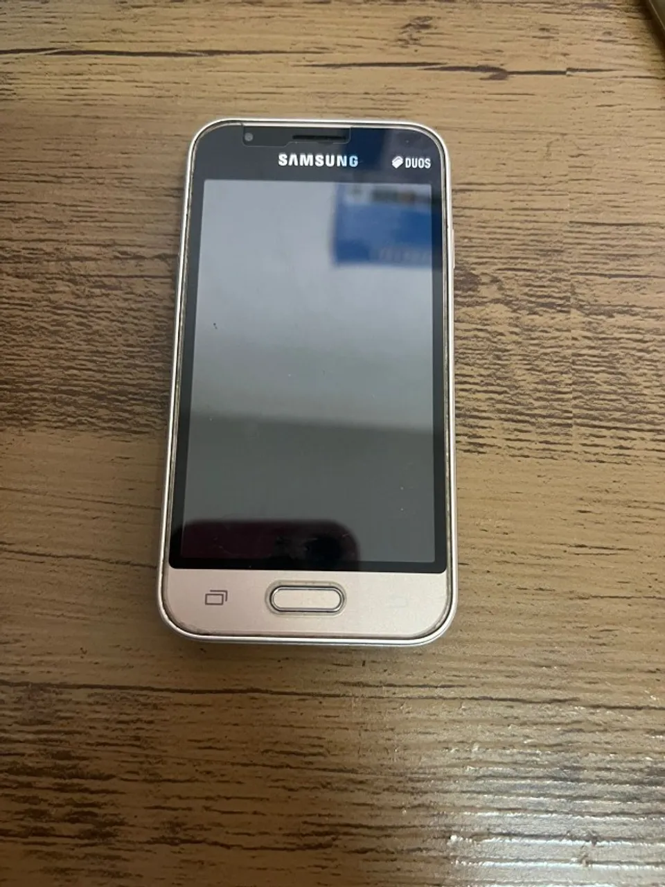 Celular Galaxy J1 32GB Dual Chip - Usado e em Ótimo Estado