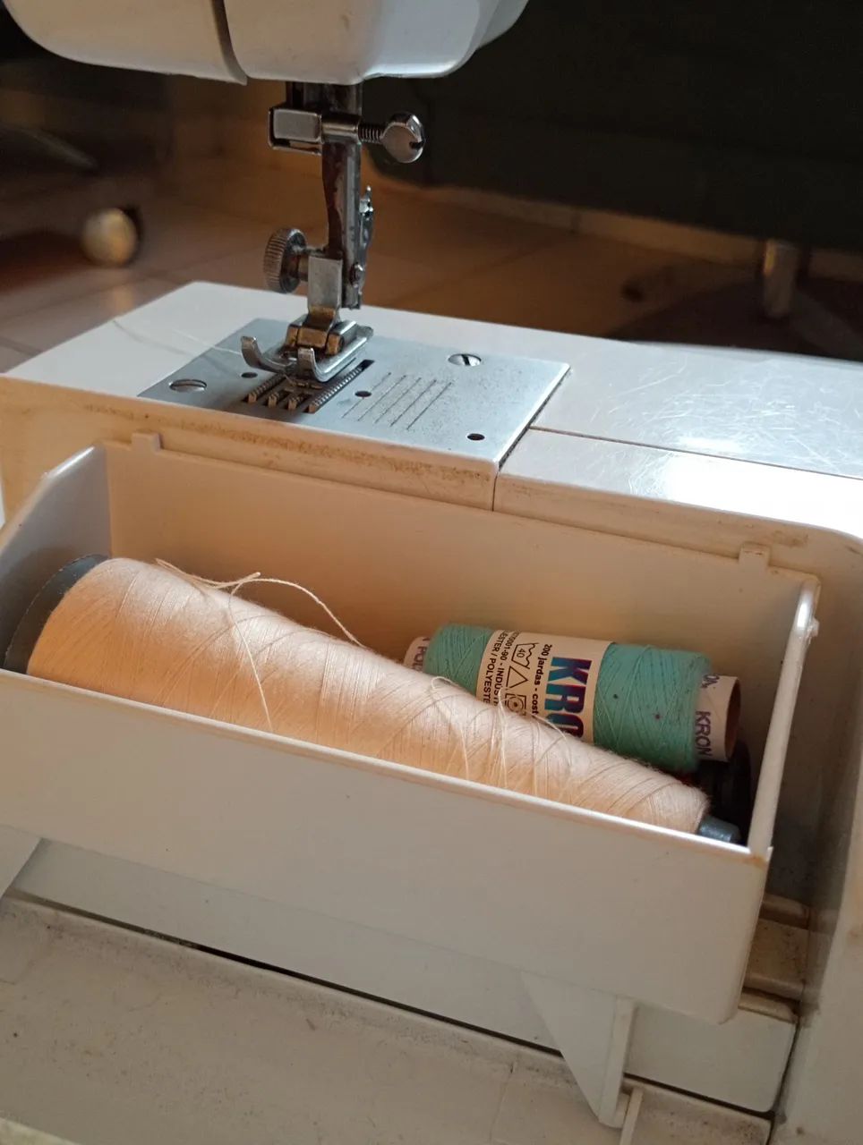 Máquina de Costura Elgin Genius - Foto 4