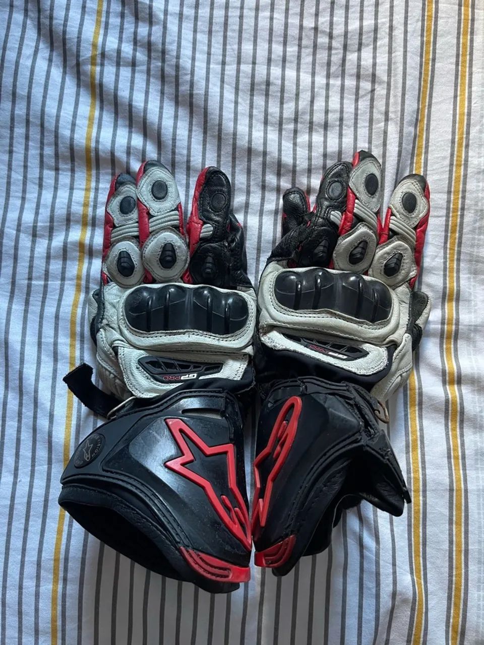 Macacão de Couro Alpinestars Tamanho 52 + luvas Alpinestar  - Foto 3